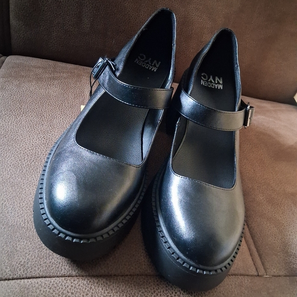 Madden NYC Women's Black Lug Sole Mary Jane Shoes Size 9 - Picture 2 of 7